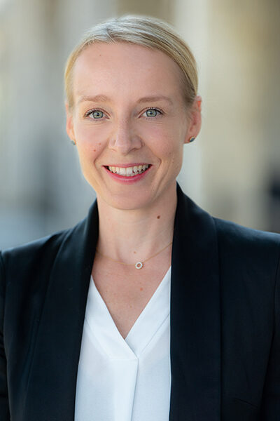 Sonja Busch, Rechtsanw&auml;ltin