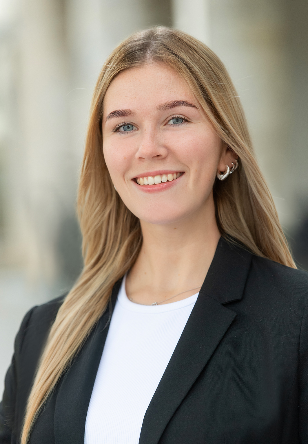 Emily Welzer, Steuerfachangestellte, Verbundstudentin